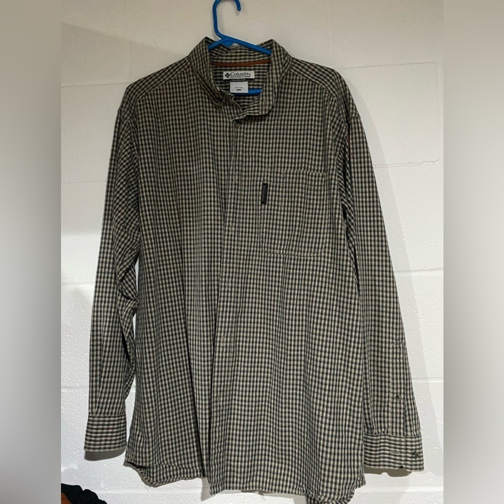 Columbia button down large